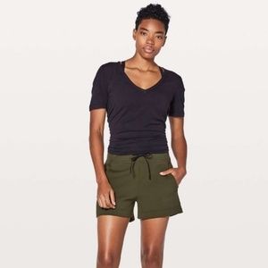 Lululemon In-Form shorts dark olive size 10
